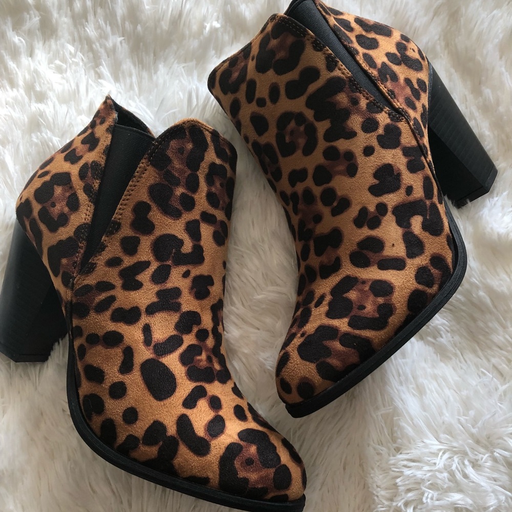 ❣️ Like New Leopard Animal Print Booties